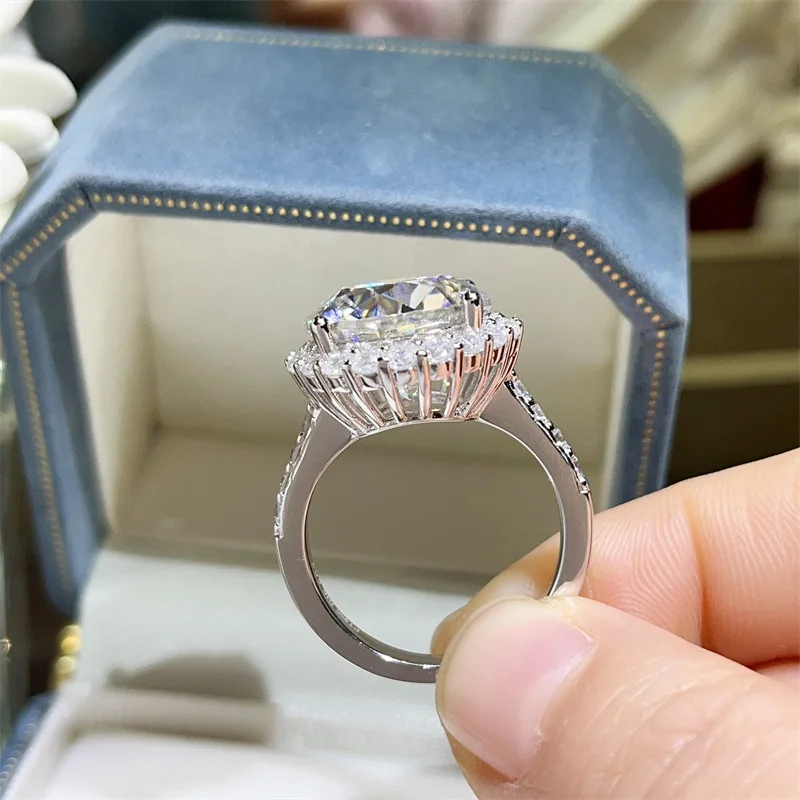 Heavy Craft Band Round Bezel Luxury Ring For Women 10ct Moissanite PT950 Platinum | Solid workmanship,comfortable and high-grade