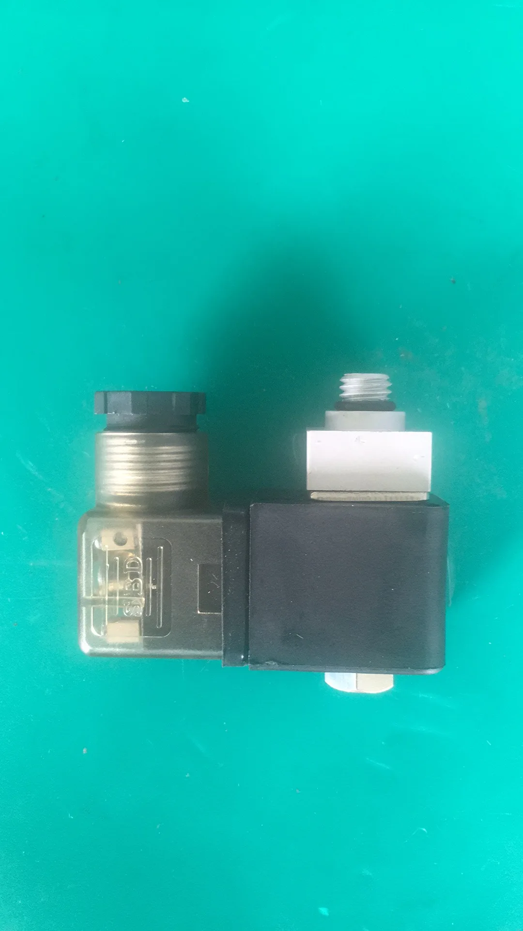 Pilot valve, solenoid valve for differential pressure valve