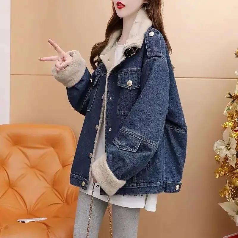 2024 New Fleece-lined Thickened Denim Jacket Women's Loose Fit Idle Style Top Fashionable Stylish Versatile For Autumn