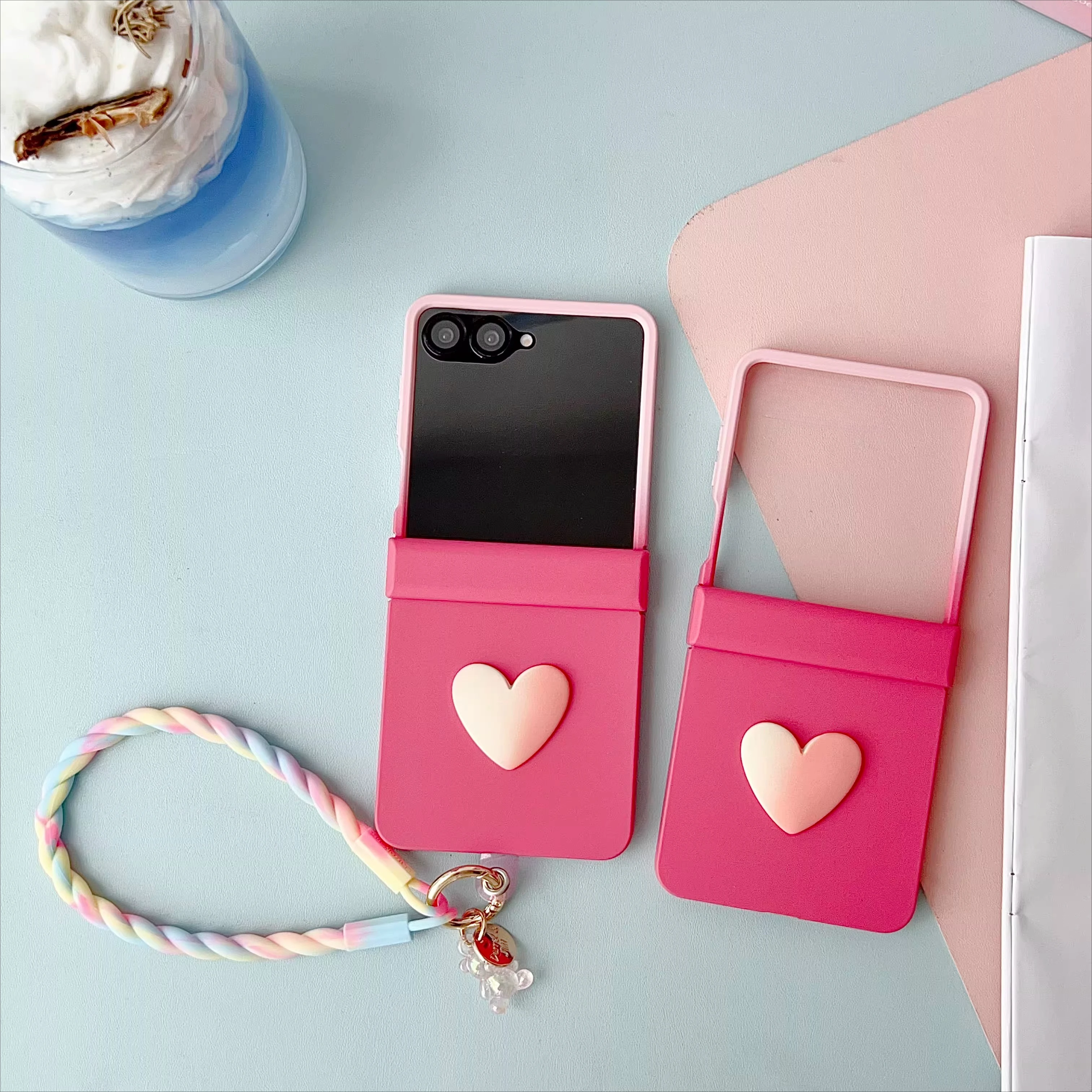 Gradient Love Chain Hinge Case For Samsung Galaxy Z Flip 3 4 5 6 7 7FE For Motorola Razr 70 50 60 Ultra Xiaomi Mix Flip