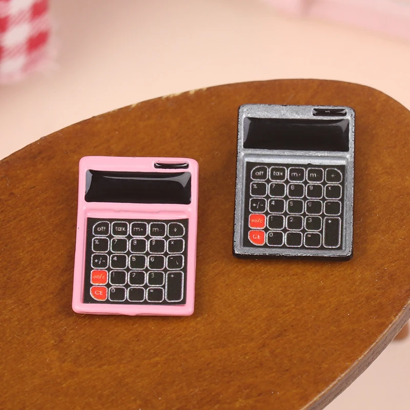 1Pcs 1/12 Dollhouse Mini Electronic Calculator Model Dollhouse Simulation Stationery Study Scene Decor Kids Pretend Play Toys