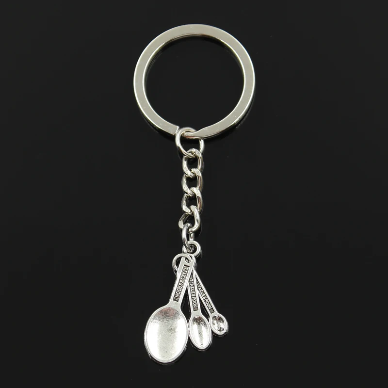 Moda 30mm breloczek metalowy breloczek brelok biżuteria antyczny srebrny kolorowy platerowany trzy łyżka kuchenna 31x20mm wisiorek