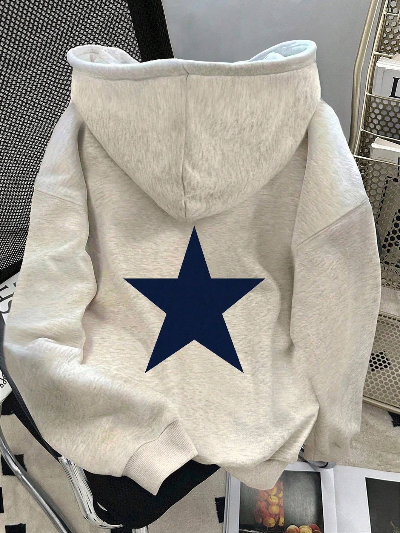 هوديي نسائي قطني رمادي فاتح فضفاض مناسب للخريف والشتاء والدفء ملابس غير رسمية من الأمام نجمة صغيرة خلفية نمط نجمة كبيرة #1