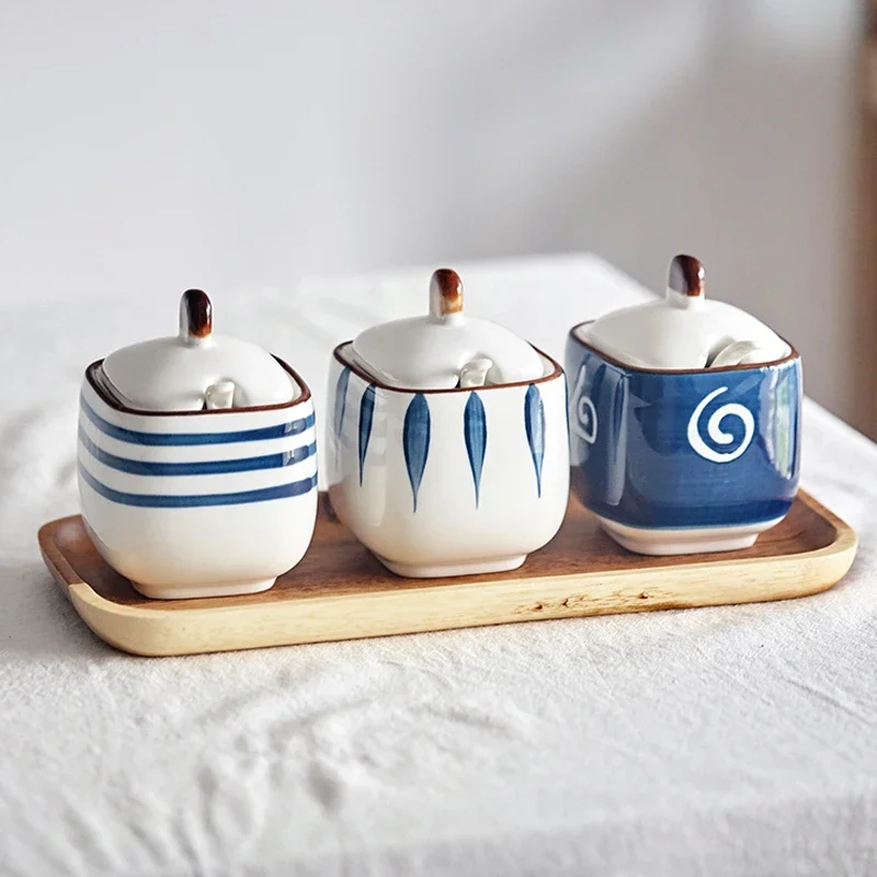 Japanese Style Seasoning Bottle Ceramic Salt Shaker Kitchen Storage Food Container Household Chili Pepper Shaker Food Dispenser