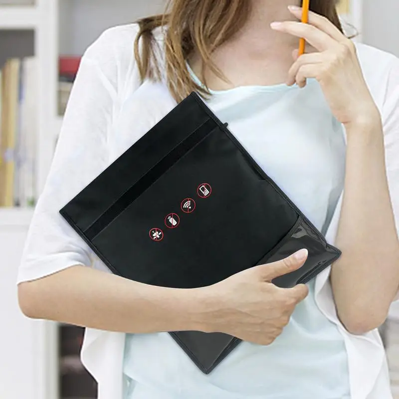 Signal Isolation Bag Anti Tracking Protector Signal Blocking Pouch With Transparent Sealed Pocket For Phone Card Transmitter