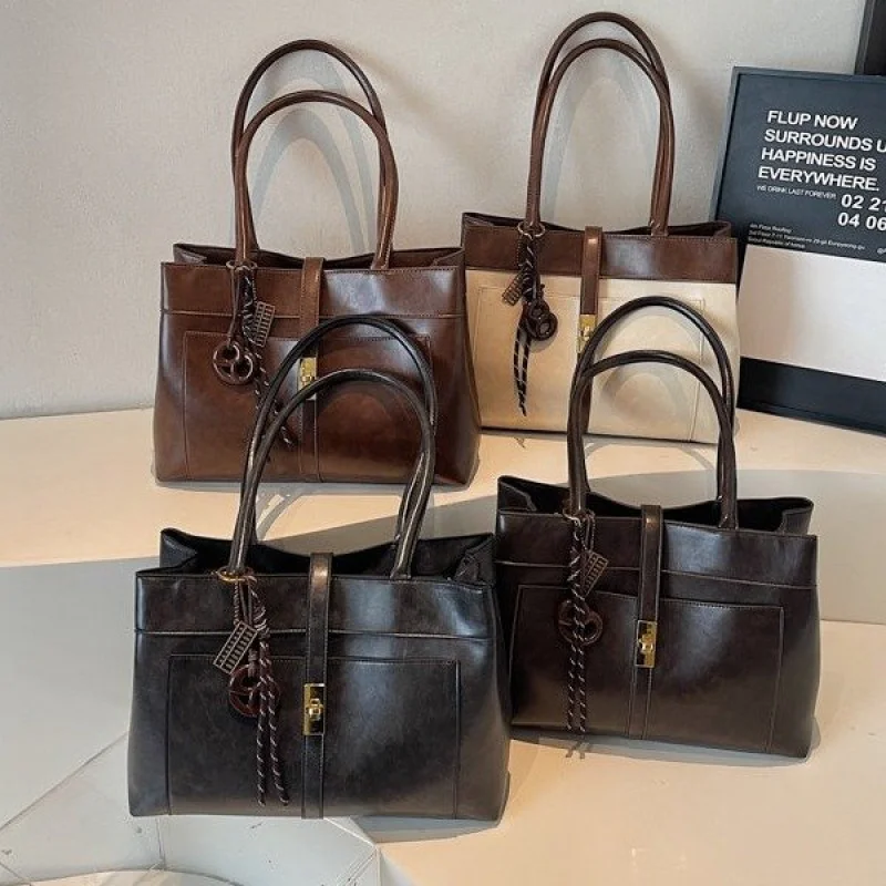 

Elite Ladies Messenger Bag Crafted From Dot-Sun Leather Featuring Casual Finland Spacious Soft Daily Refined Look