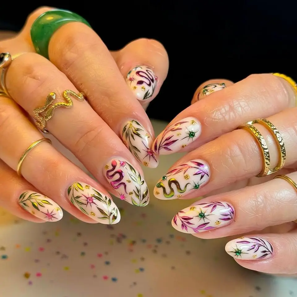 24pcs Flower Smudge Design False Nail Black Short Almond Nails Tip with Rhinestone Design False Nail Art Reusable Press on Nails