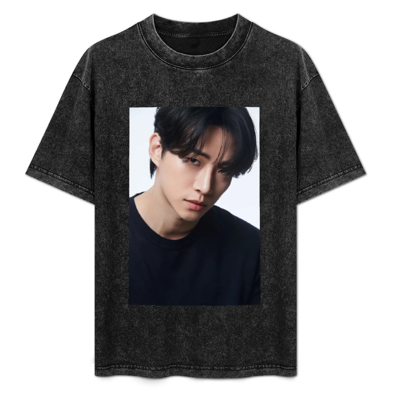 

LEE JUNHO T-Shirt Urban Style Print T-Shirt