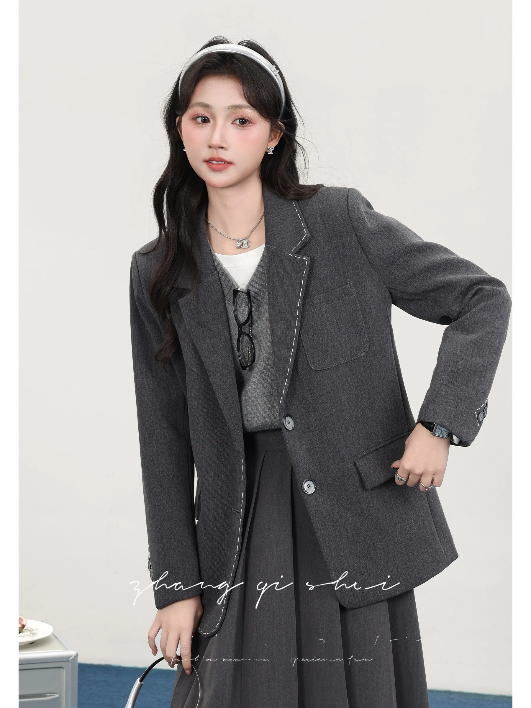 

Повседневный костюм Jaet, женский костюм для колледжа Pre-Fall, 202, маленький размер, супер милый топ, брендовый свободный крой Zhang Soda, длинный свеч