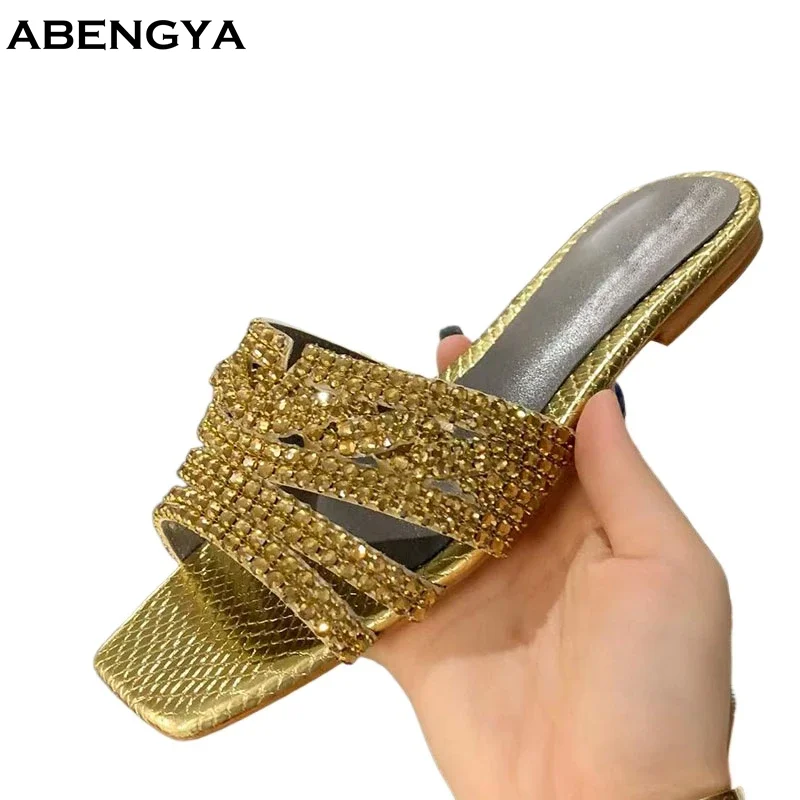 

Летние тапочки на плоской подошве с кристаллами, женские кожаные блестящие модельные туфли с квадратным открытым носком, дизайнерские повседневные вечерние пляжные прогулочные туфли, женская обувь