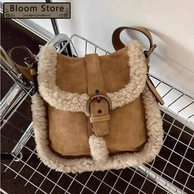 

Design Patchwork Fluffy Crossbody Bag Casual Women Vintage Trendy Handbags Streetwear Fashion Y2k Aesthetic Shoulder Bags