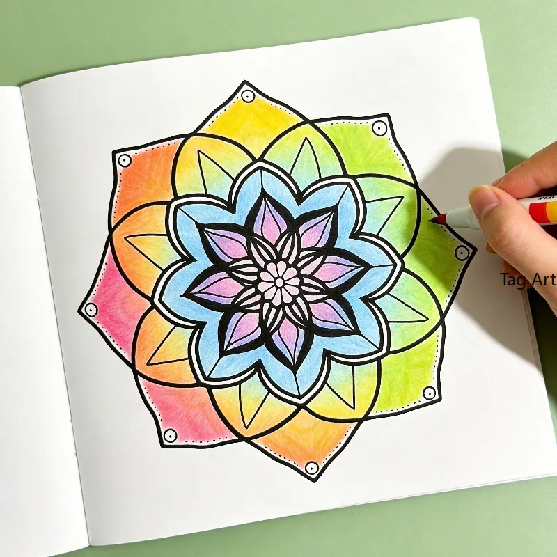 An Adult Decompression Mandala Meditation Coloring Graffiti Picture Book, 36 Different Mandala Patterns, Artistic Creation