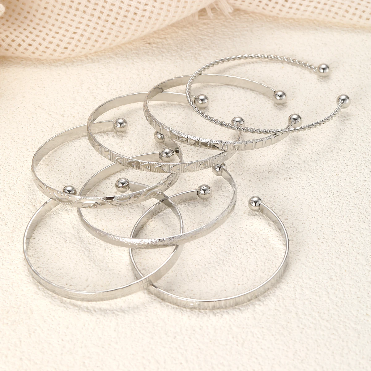 7Pcs/Set Vintage Elegant Rhombus Heart Twist Design Bangle Bracelet Gold Color Smooth Bracelets Set For Women Charm Jewelry Gift