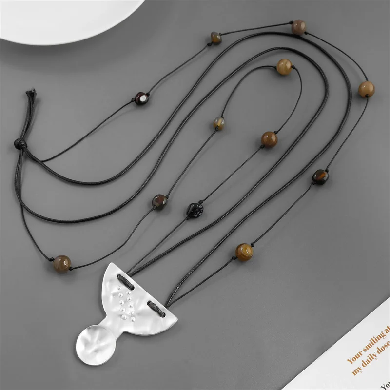 Classic Fashion Casual Abstract Spoon Necklace for Women Niche Design High-end feel Woven Exquisite Collarbone Chain