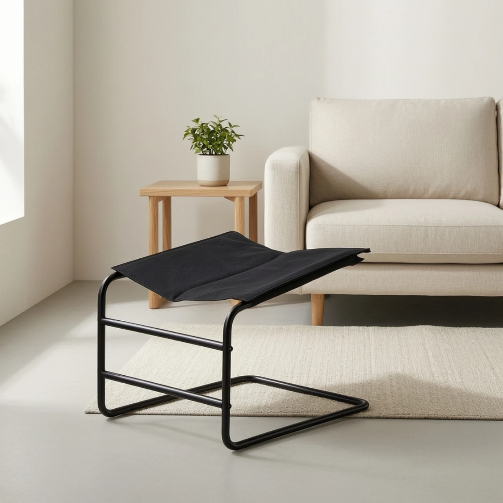 Repose-pieds en tissu avec cadre métallique, repose-pieds élégant avec cadre métallique, repose-pieds compact surélevé, repose-pieds portable.