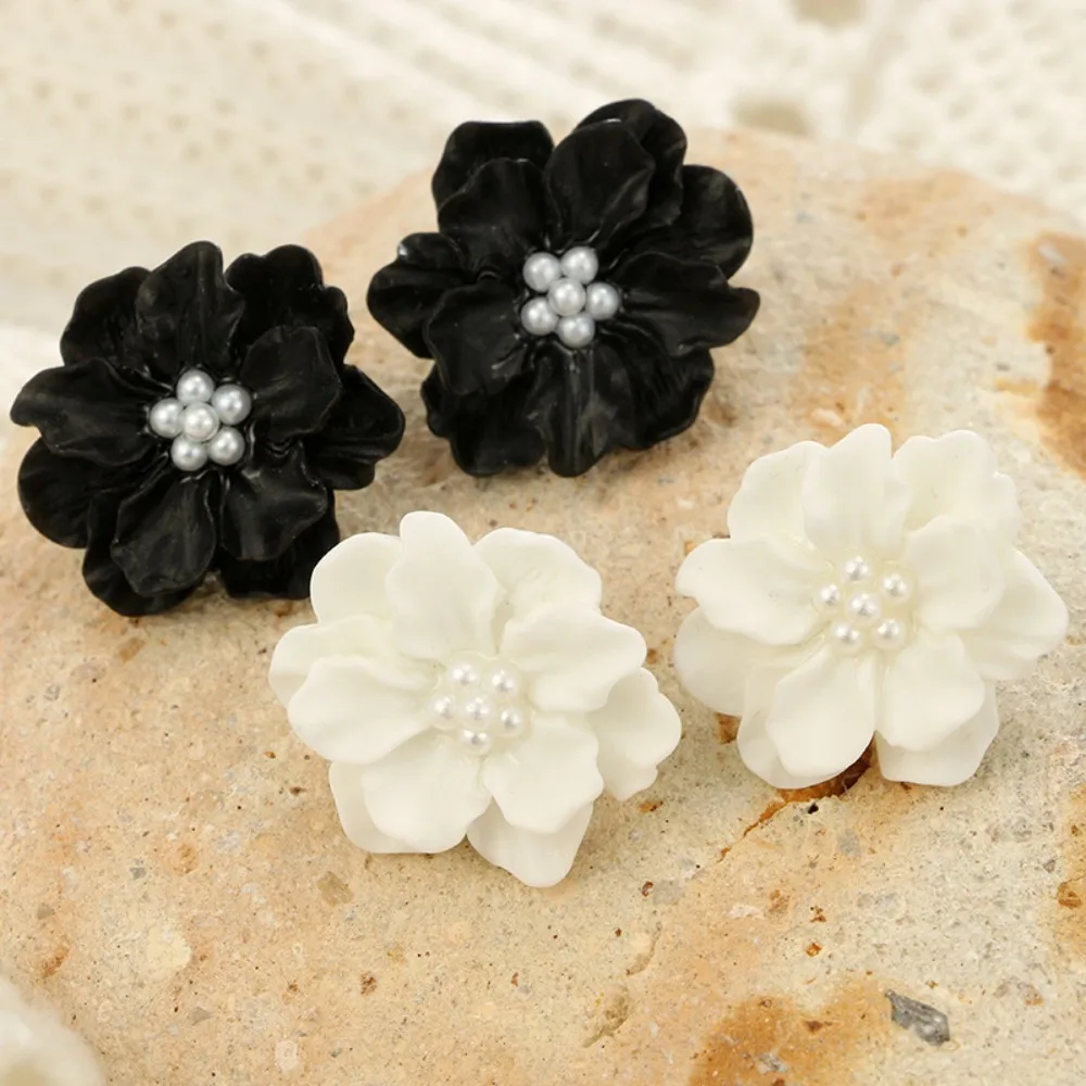 

Acrylic White Camellia Flowers Stud Earrings for Women Fashion Temperament Fairycore Earring Party Wedding Jewelry