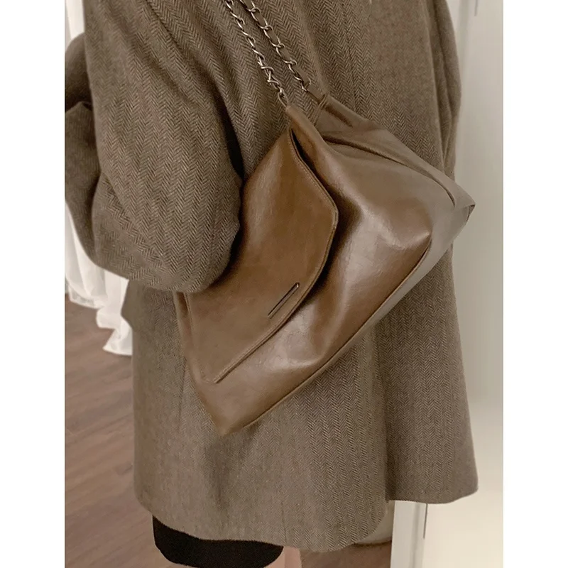 

Large Capaci Women's Underarm Bag 2023 New Autumn Winter Retro Chain Handbag Versatile Commuter Tote Bag Soft PU Leather