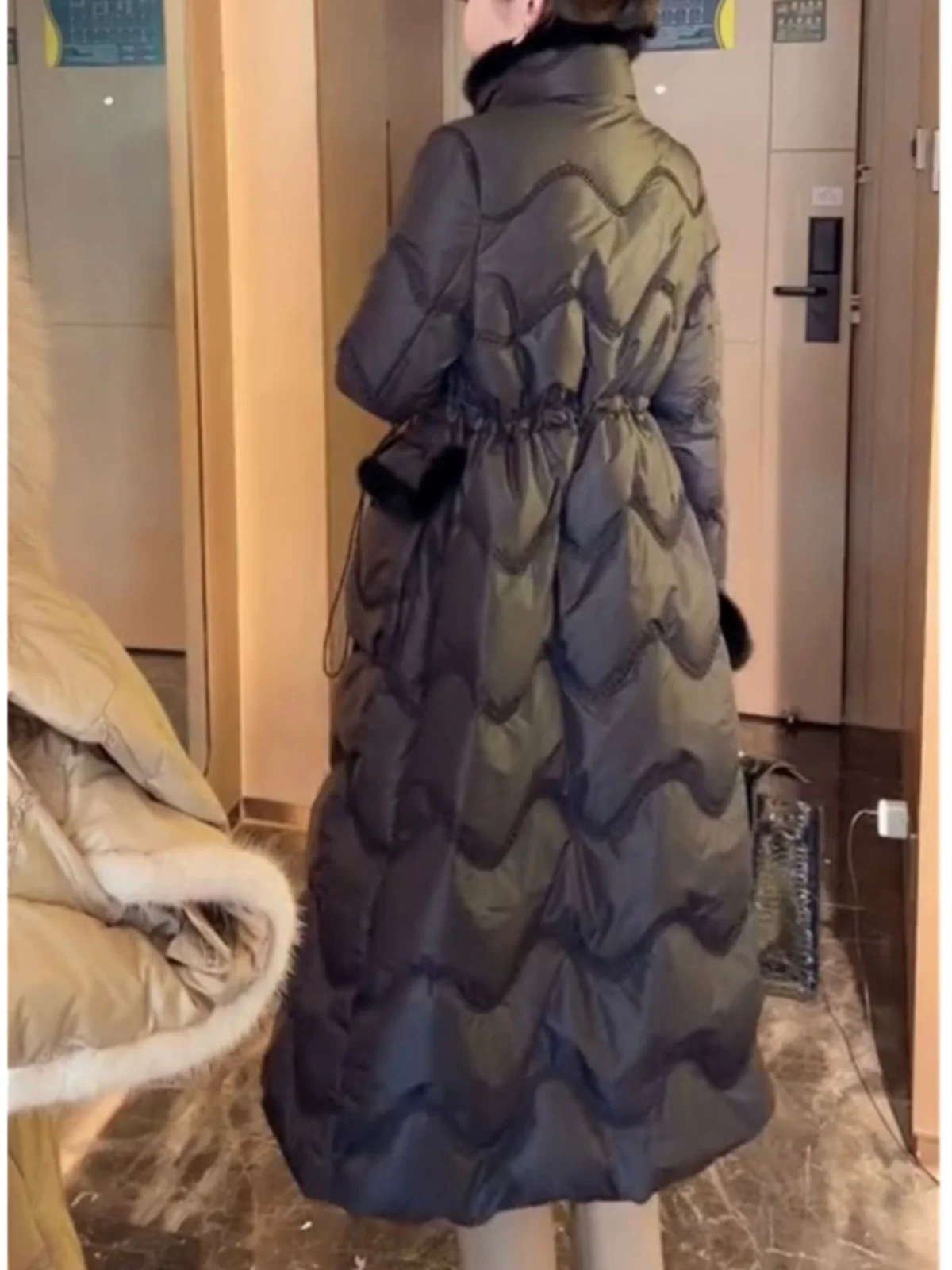 Winter New 2025 Long Over-Knee Duck Down Coat Women's Gentle Mink Collar Thiened White Feather Commute