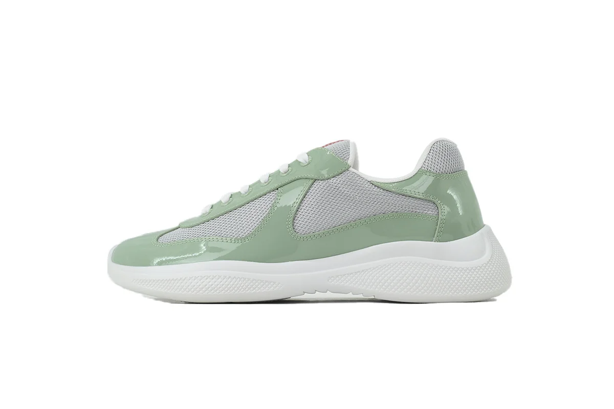 Nieuwe herensneakers Vrijetijdsschoenen Lichtgewicht ademende mode-loopschoenen Luxe heren Tenis Masculino