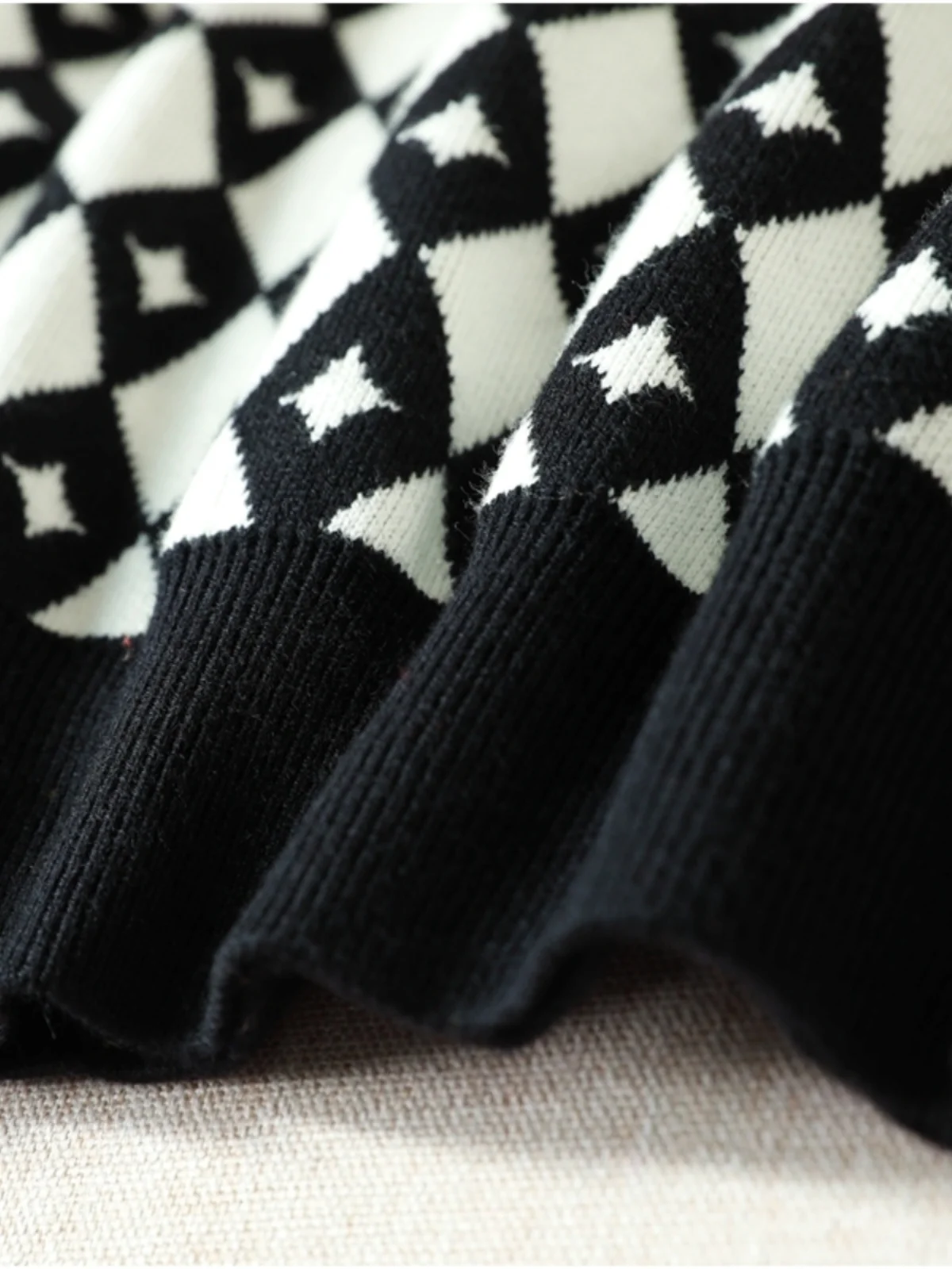 H-시리즈 여성 니트웨어 울 블렌드 컬러 블록 베이스 레이어 스웨터 다용도 레이어링 캐시미어 울 버튼 라운드 넥 풀오버