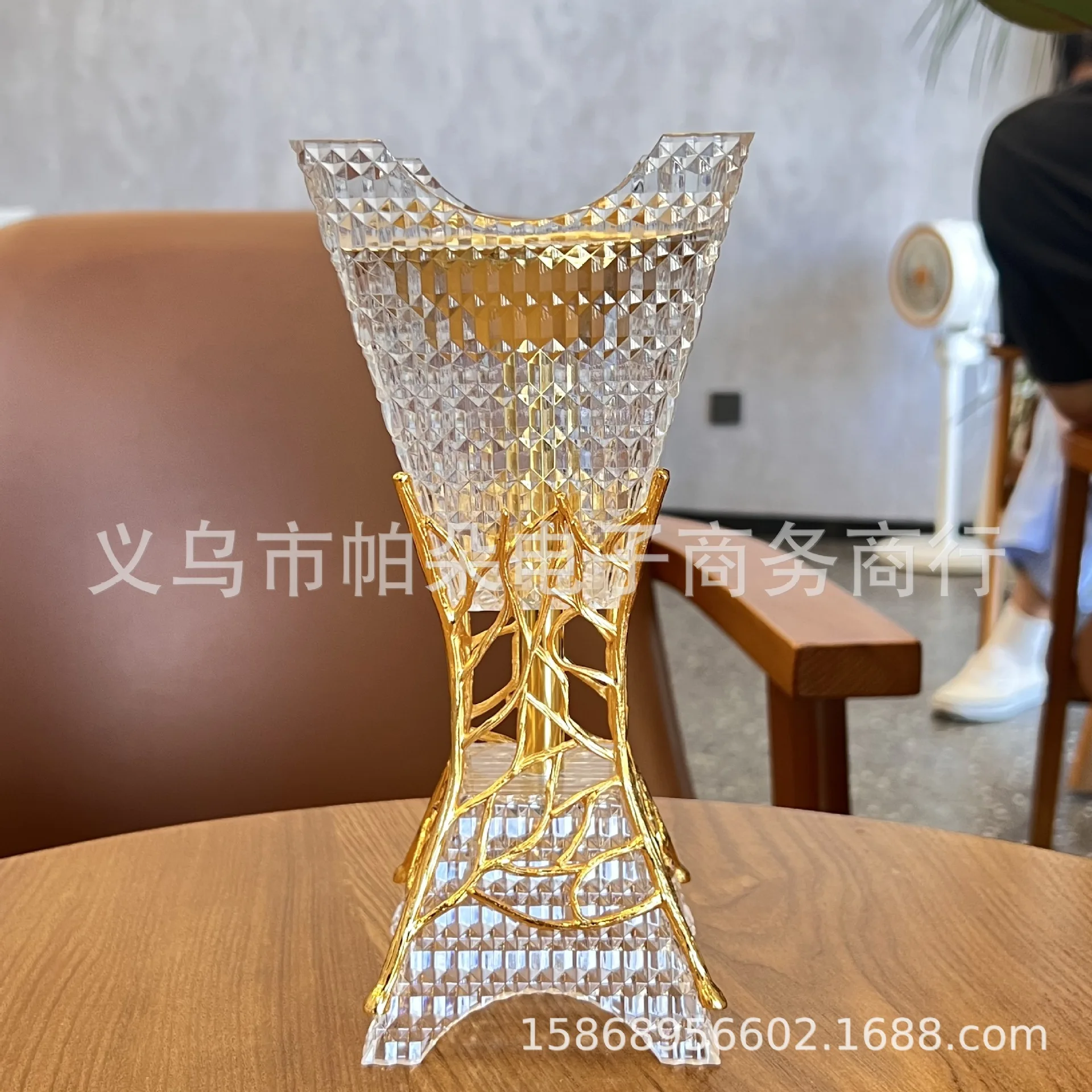 

Saudi Arabia Style Gold Acrylic Incense Burner, Lightweight Bakhoor Censer, Modern Arabian Home Decor for Spiritual Ambiance