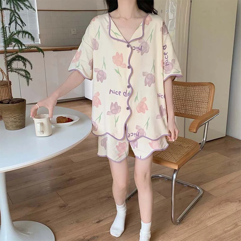 Short Sleeve Tulip Flowers Pajamas Comfortable Single Breasted Shirts Flowers Pajama Pants Brief Pants Homewear Tulip Pajama Set