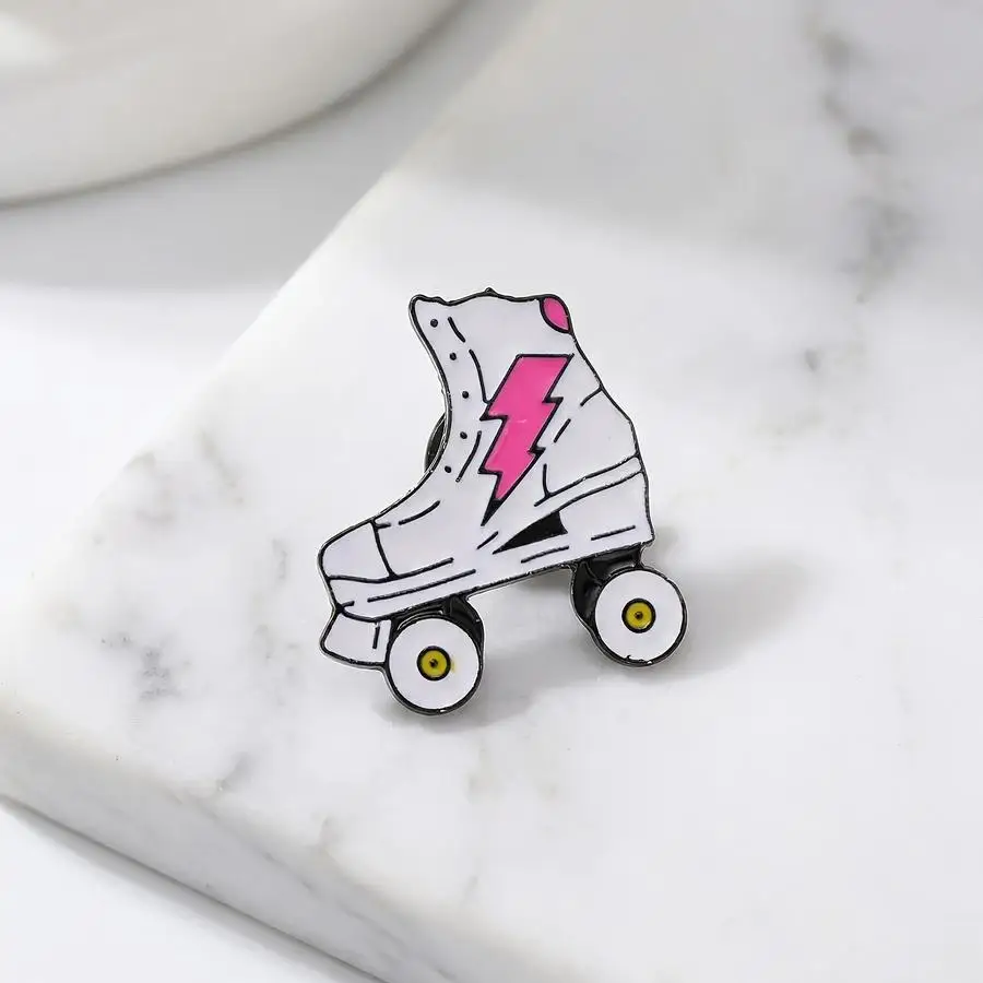 1/5/10/20/50/100pcs New Cartoon Ice Skates Badge Anti-Glare Retro Double Row Roller Skates Badge Pink Lightning Pattern Badge Ba