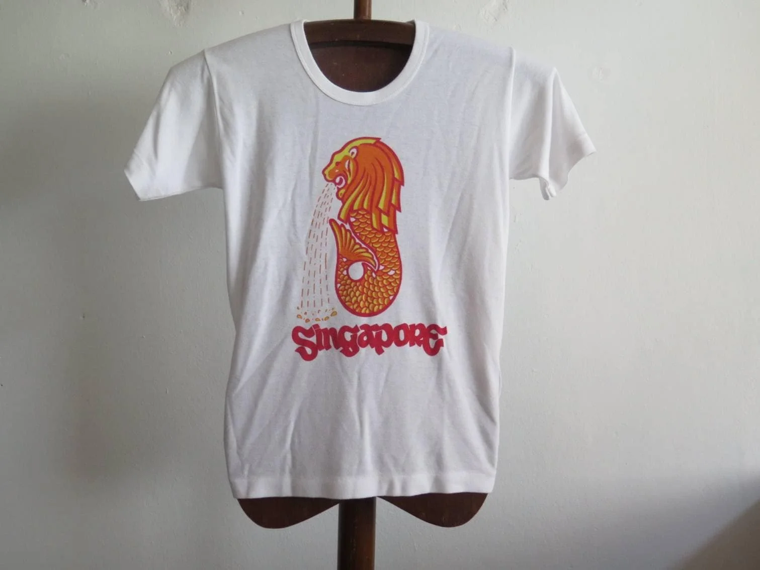 Vintage Singpore T Shir 80s TourisT Shirt Merlion Classic Logo Survival Woman S size Petite Fashion