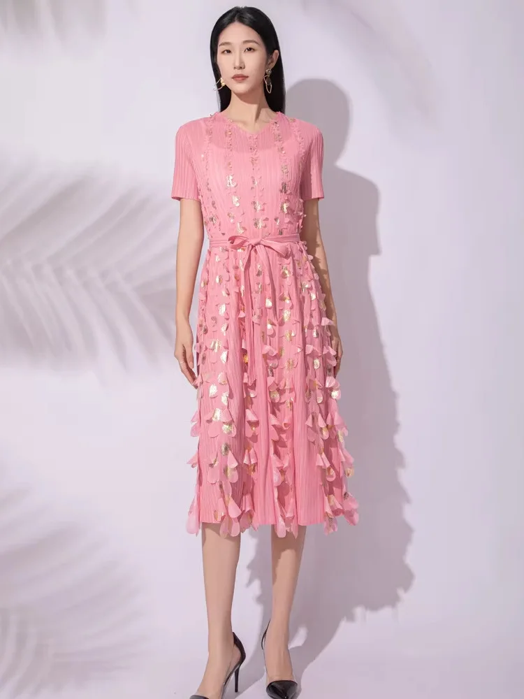 

Elegant Pleated Loose plus Size Women's Dress Short Sleeve Midi Skirt Fashionable Gold Embroidery Cross-Border Business Wear