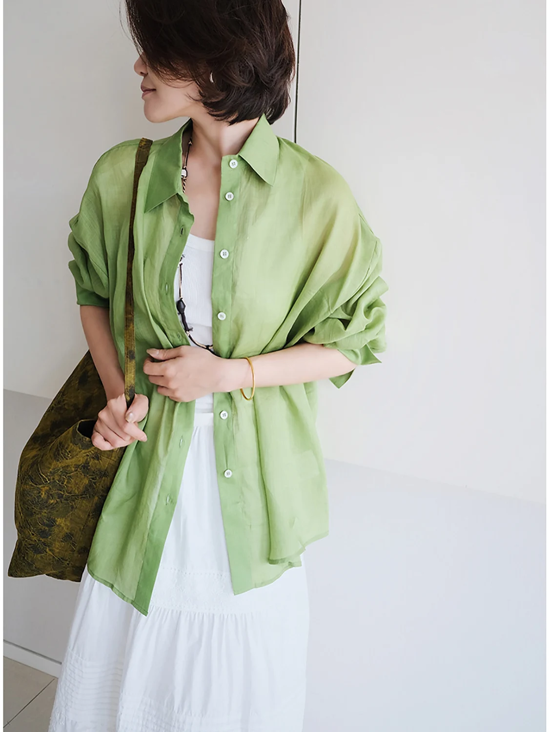 

Двухцветная льняная рубашка с отложным воротником, дышащая, легкая, антистатическая, антибактериальная, с охлаждающим эффектом, защита от УФ-излучения, женская...