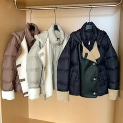 2024 inverno nuove donne piumino d'anatra bianco collo alto allentato piumino con cappuccio donna lana di agnello PU pelle parka Outwear