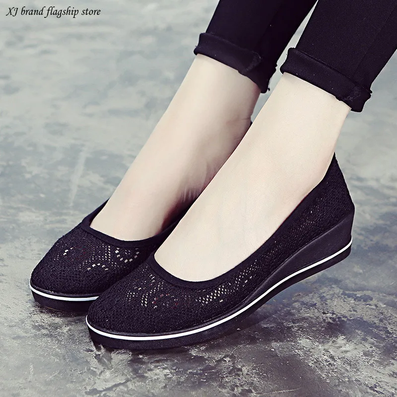 

Women's nurse shoes with sloping heels and hollowed out beauticians 2024 new flat black cloth shoes, women's mesh shoes sneaker