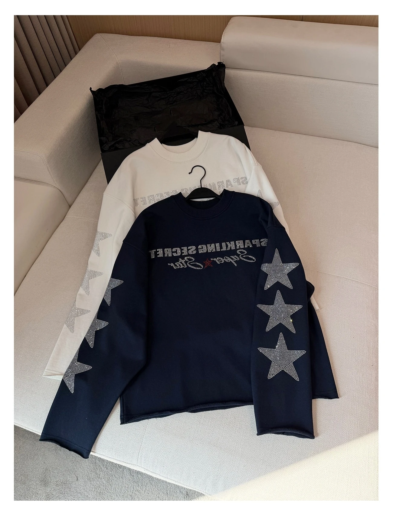 

Loose Fit White And Dark Blue Star Letter Rhinestone Sweatshirt for Female Practice Students Korean Style round Neck Long Sleeve