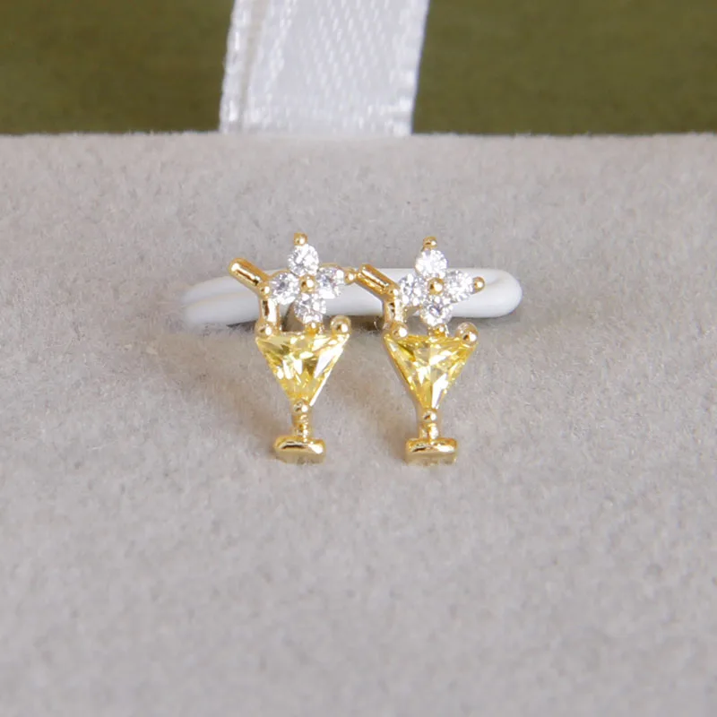 New Sight Tiny Glass Juice Earrings 2022 Fashion Brand Jewelry Delicate Crystal Flower Stud Earrings for Women Gift