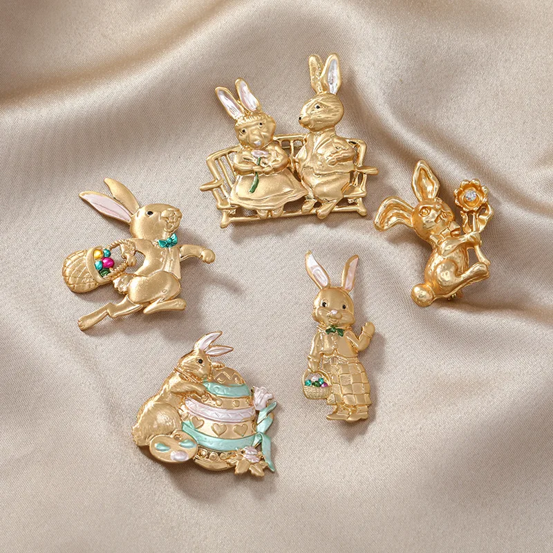 Vintage Women Girls Baroque Cute Rabbit Metal Brooches Pins Lady Fashion Retro Trendy Design Animal Gold Color Badges Corsage