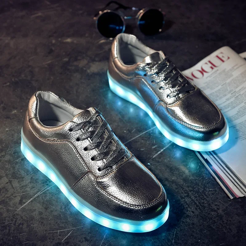 Boys LED Luminous Shoes Casual Girls Light Up Kids 7 Color Simulation Sole USB Charging Glowing Adult Men Women Children Sneaker