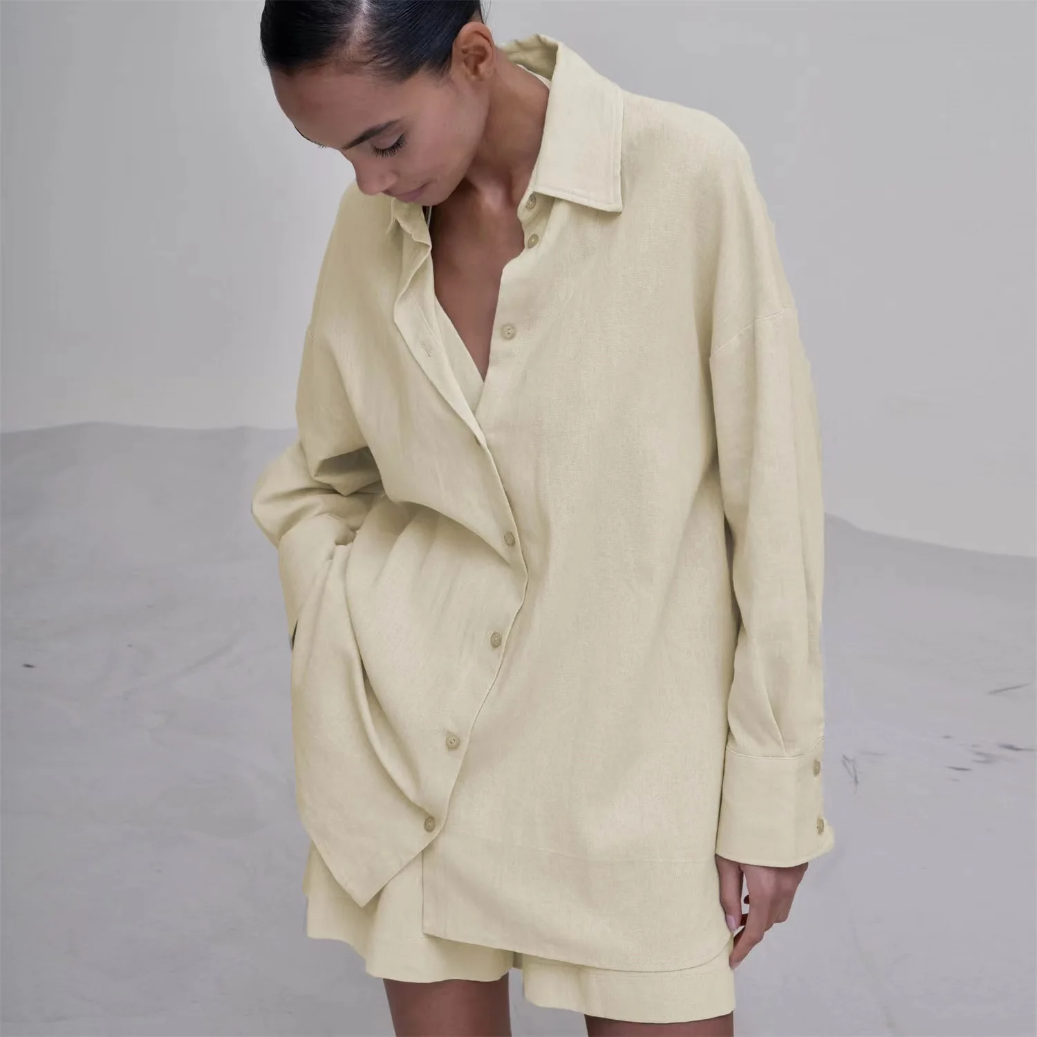 

The 2025 New Women's Wear Collection Features A Cotton and Linen Three-piece Shirt A Stylish Strapless Top and Wide-leg Pants