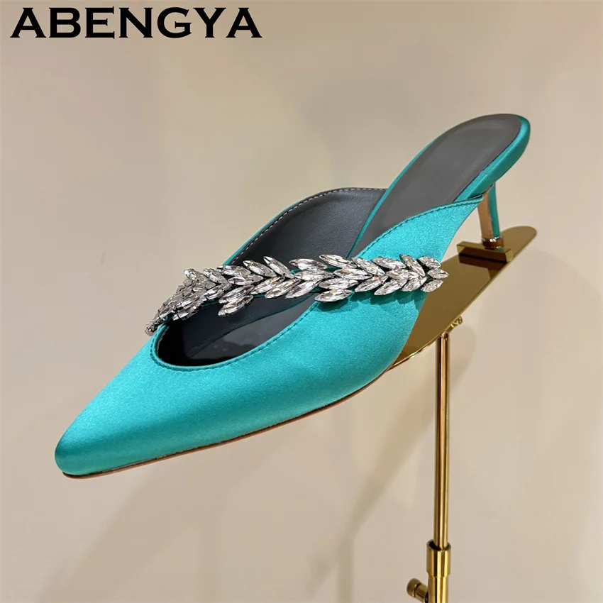 Satin Pointy Toe Mid Heels Slippers Women Crystal Inlay Gladiator Mules Slippers Summer Classics Sexy Dress Party Shoes feminine