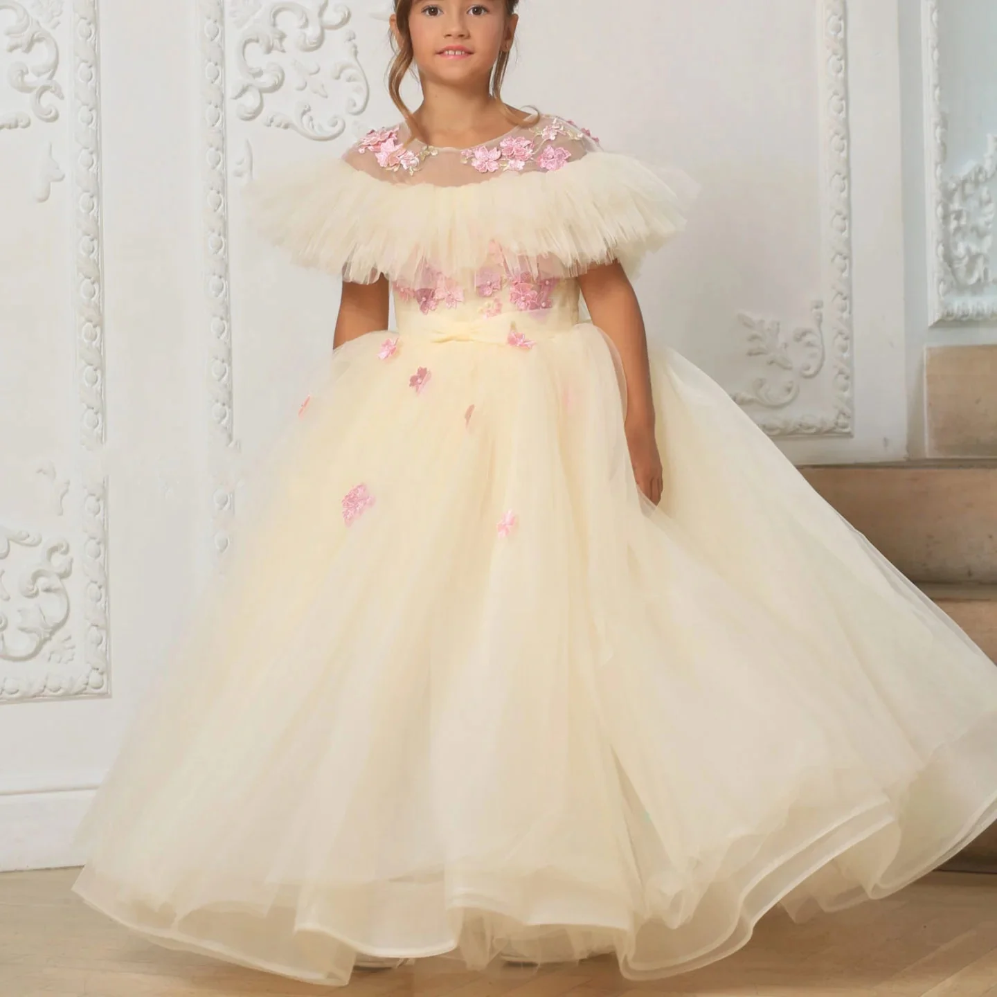 Tulle ดอกไม้สาวชุด Appliqued Ruffles สาว Gowns ชุดวันเกิดสําหรับงานแต่งงาน