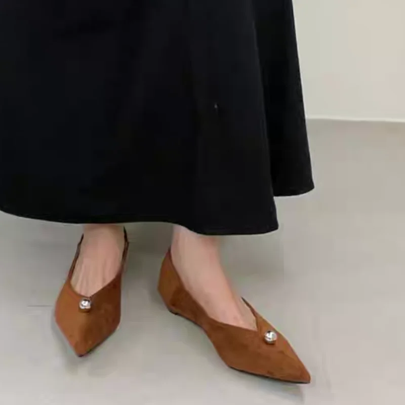 Металлические модные женские туфли-лодочки из флока, шлепанцы, женская обувь с острым носком на низком каблуке, элегантные женские туфли на каблуке на мелком каблуке