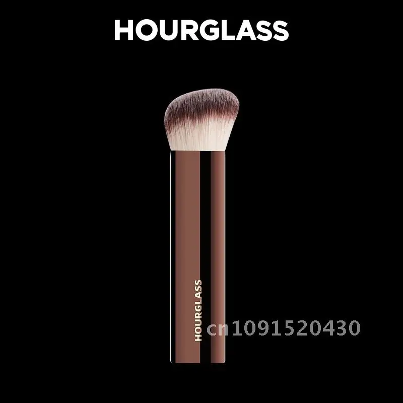 Hourglass Makeup Brush- No.20 Vanish Seamless Finish Foundation Brush Soft Fiber Hair Fashion Design Single Face Brush