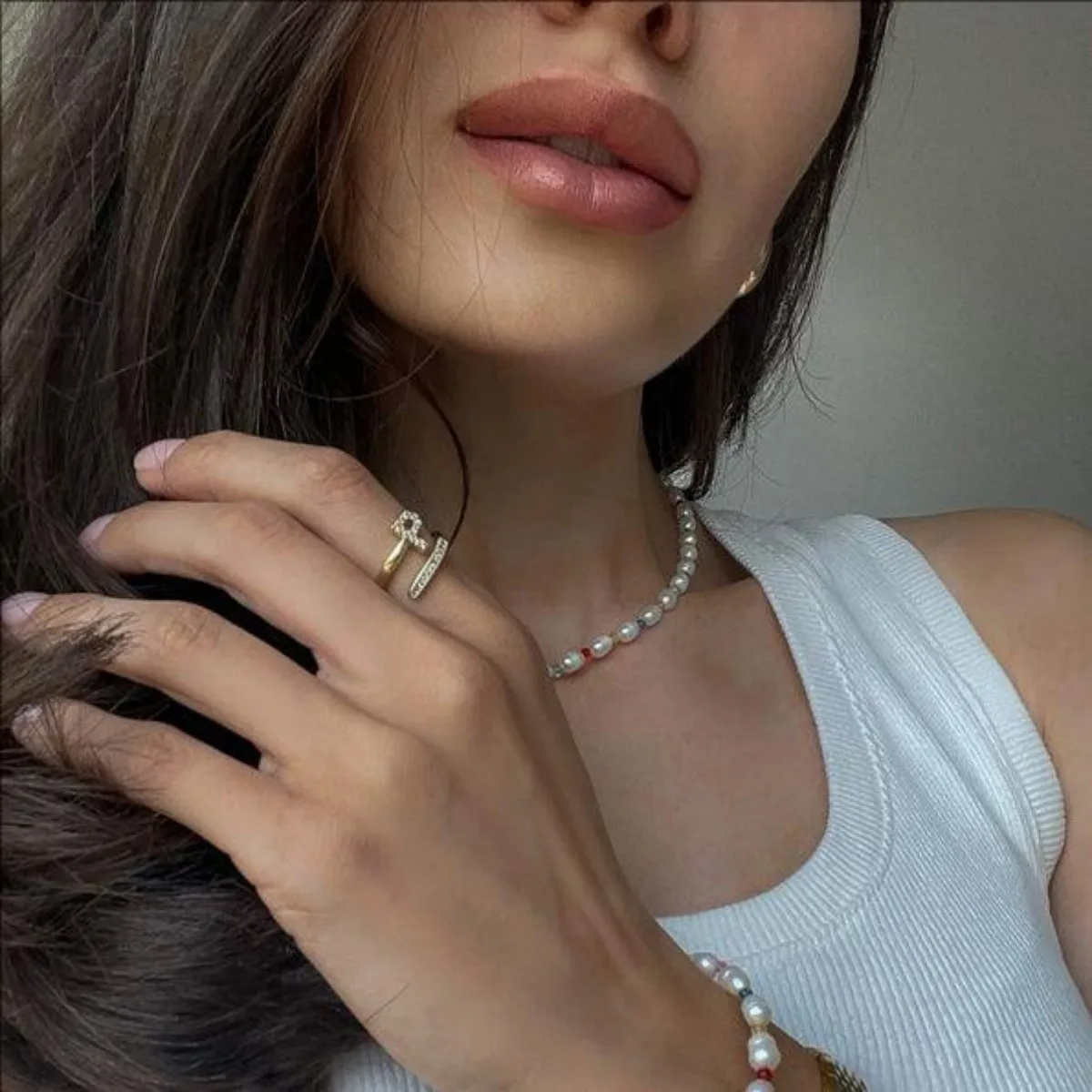 Anello iniziale personalizzato Anello placcato in oro personalizzato con ciondolo con alfabeto tempestato di cristalli Anello a tema lettera minimalista unico