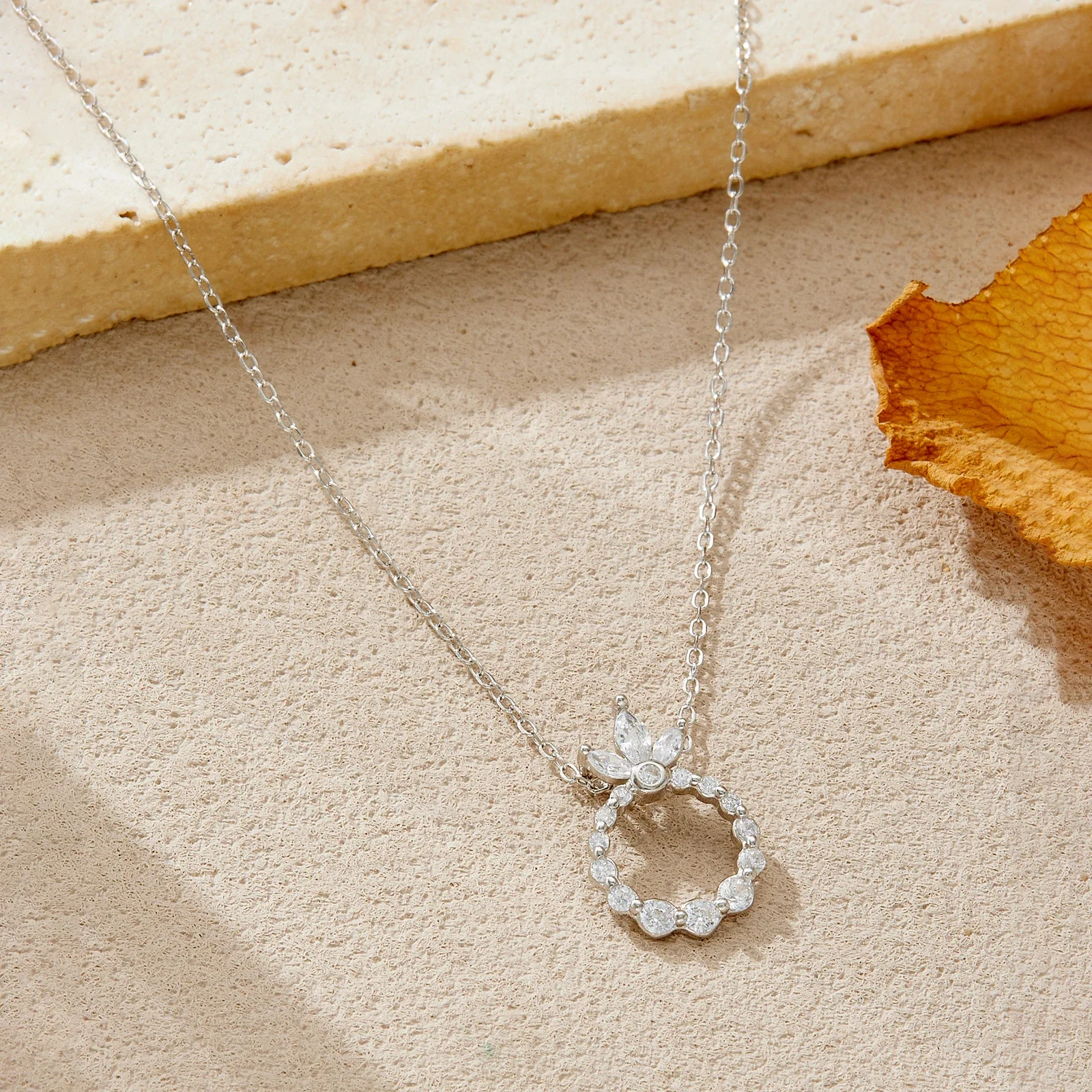 ANDYWEN Collier couronne florale en argent 925, bijoux ronds et en forme de larme CZ, cadeau romantique pour femme, usage quotidien élégant