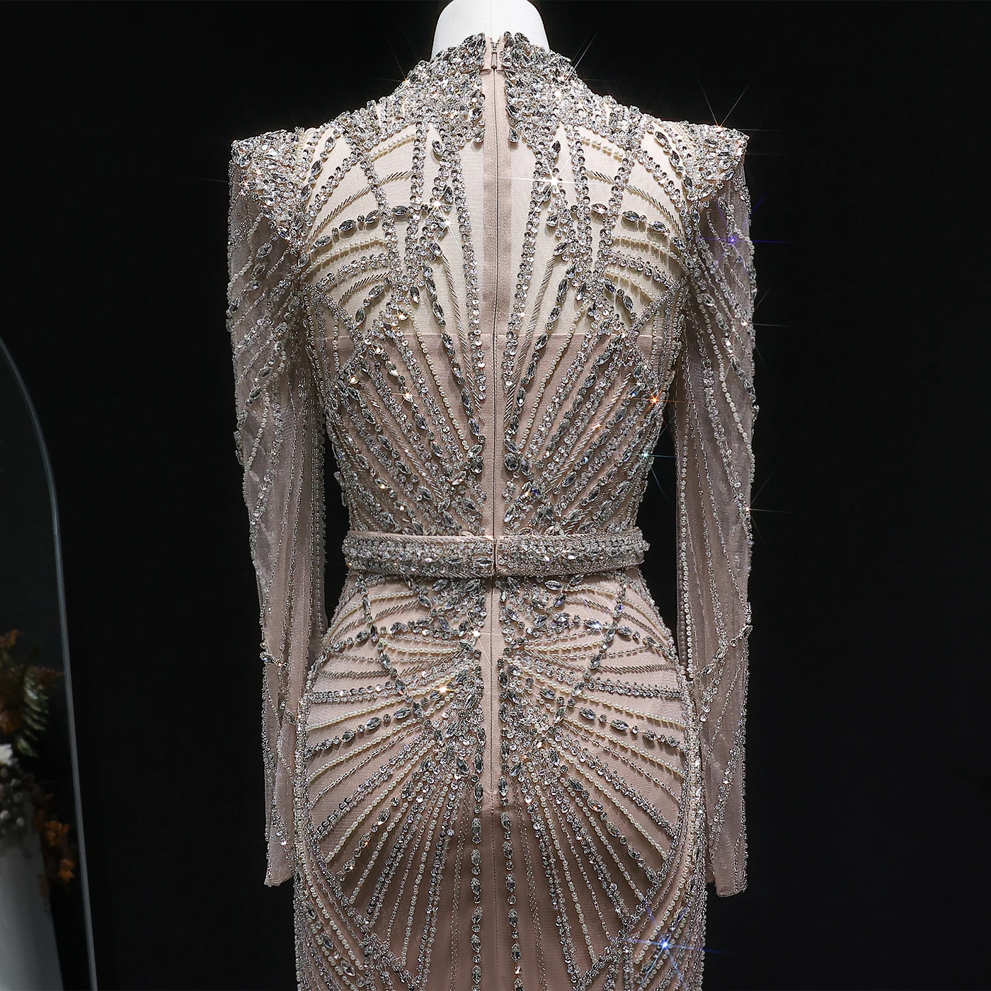 Sharon Said Luxuriöses Weinrotes Abendkleid mit Perlen-Kristall-Verzierung Elegantes Champagner-Festkleid für Damen SS186 Maßanfertigung – Detail 12