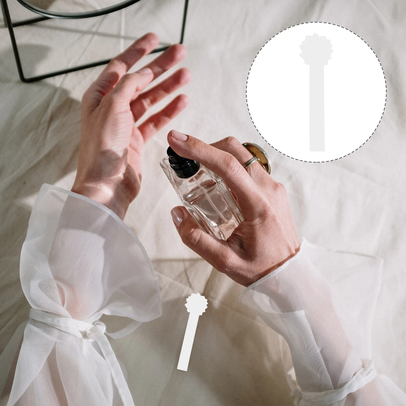 

100Pcs Perfume Paper Test Strips Flower Shape Cotton Paper Essential Oil Tester Fragrance Scent Aromatherapy Perfume Test Strips