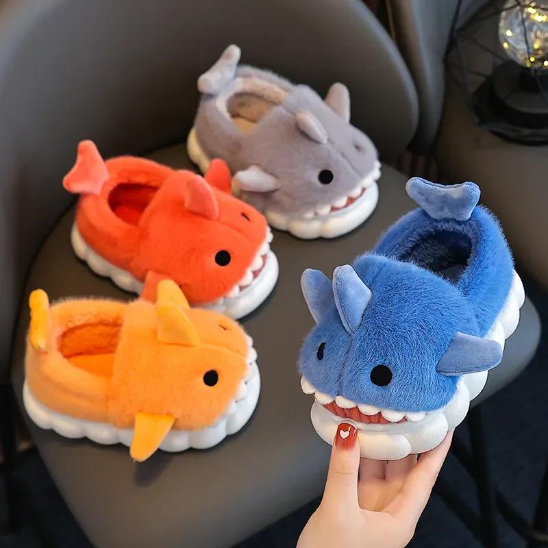 Winter Wrap Heels Plush Slippers Children\'s Cute Cartoon Shark Non-slip Soft Sole Kids Boys Girls Junior Warm Home Cotton Shoes