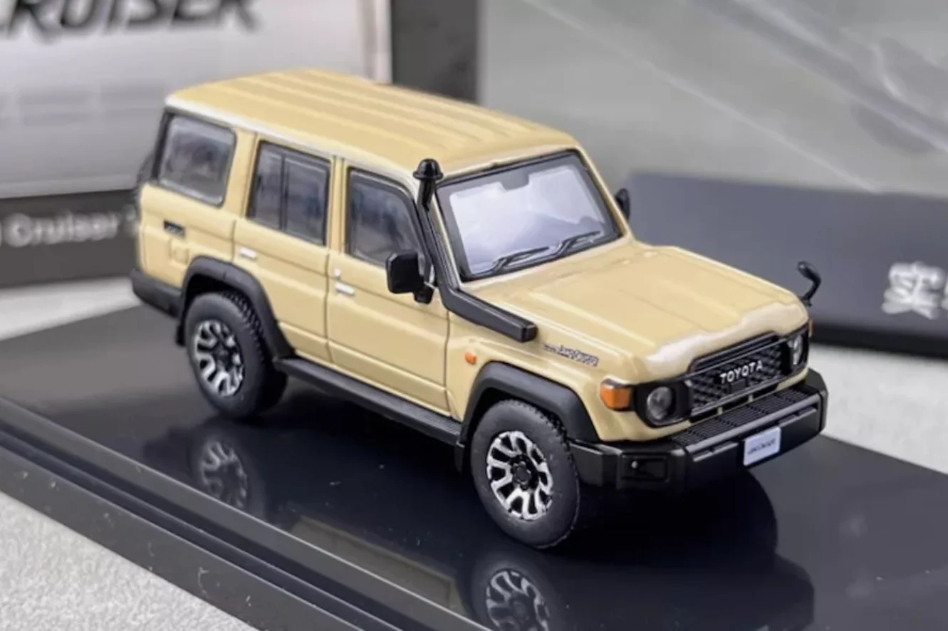 Model 1 1:64 Yellow Land Cruiser LC70 ORV Off Road Model Metal Diecast Car