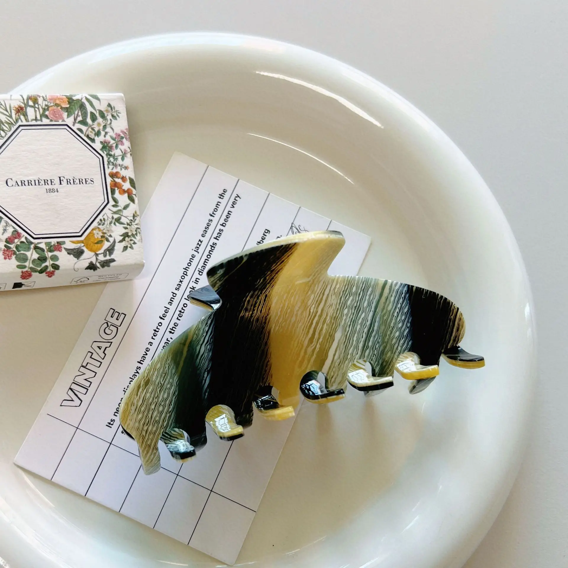 

NEW 10.5CM Classic Retro Acetate Hair Claw Autumn Winter Claw Clips French Style Hair Clips for Women Girls INS Hair Accessories