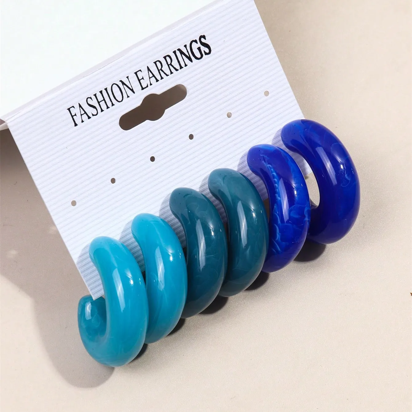 3pairs Blue Acrylic Chunky Irregular Circle Earring Hoops for Women Vintage Round C-Shape Huggies Earring Boho Fashion Jewelry