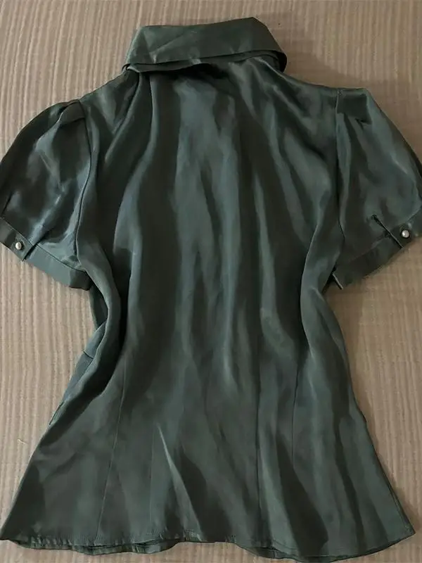 スリムフィットグリーン蝶ネクタイシャツ レディース ヴィンテージデザイン 半袖 ウエストシェイプ コットンポロネック カジュアルファッション 春 2026